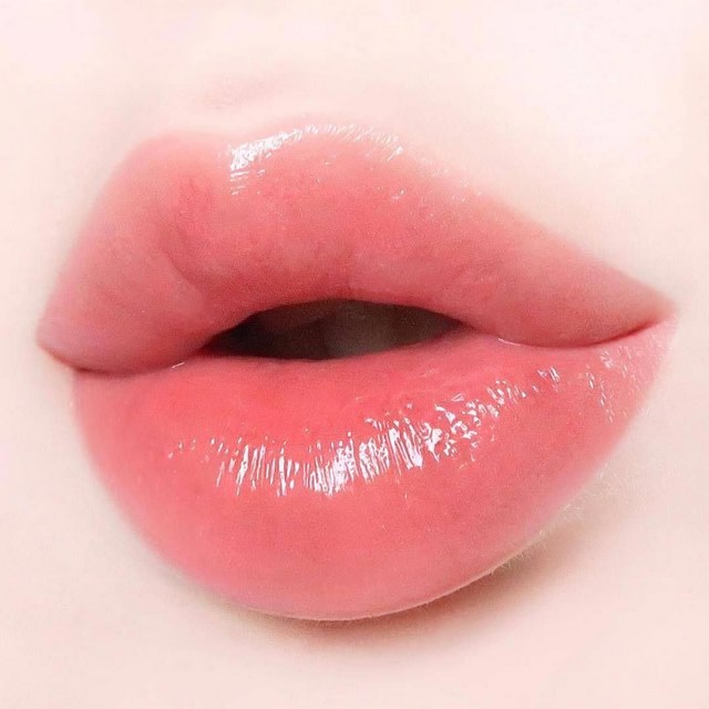 Bảng giá phun môi collagen cập nhật mới nhất hiện nay