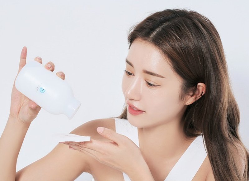 Sau khi nặn mụn có nên dùng toner hay không?