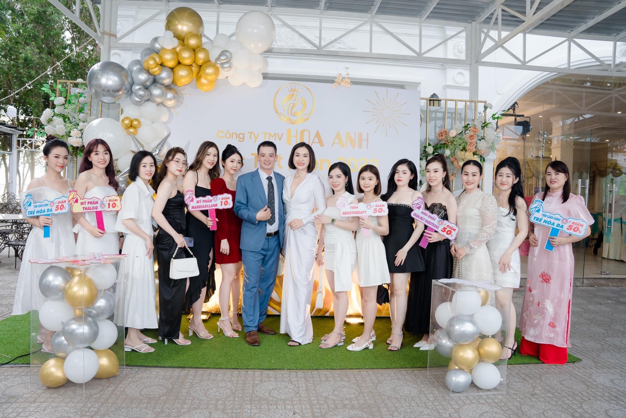 TIỆC TẤT NIÊN HOA ANH