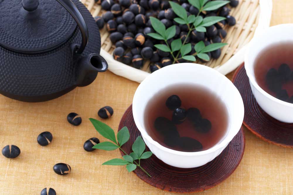 Lợi Và Hại Sau Xăm Môi Uống Nước Đỗ Đen (Đậu Đen) Như Thế Nào?