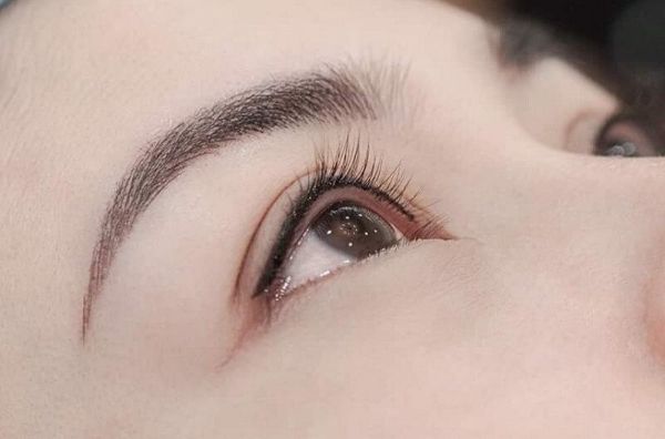 Phun mí mở tròng là gì? Có nguy hiểm không?