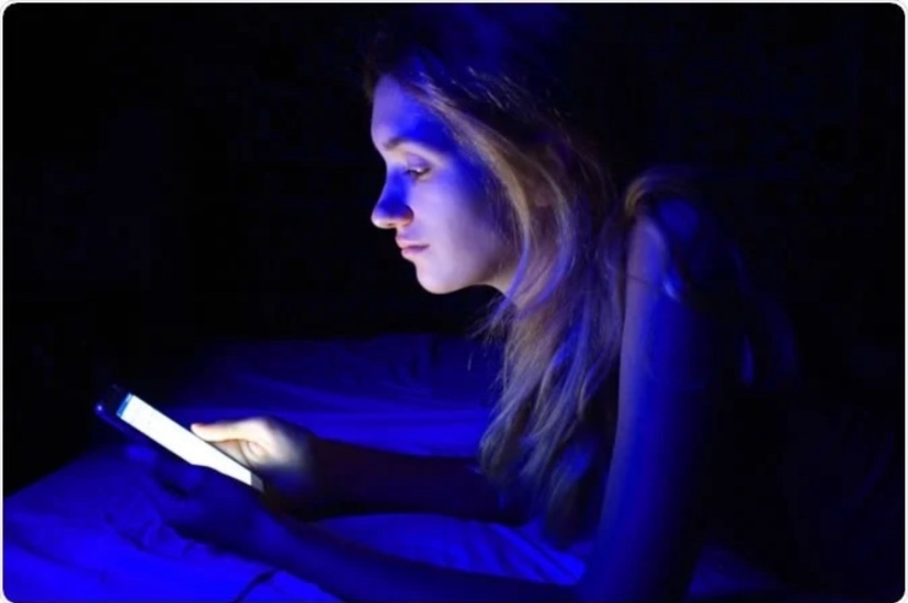 Staying up late plus biological light from computer phones ... accelerates skin aging